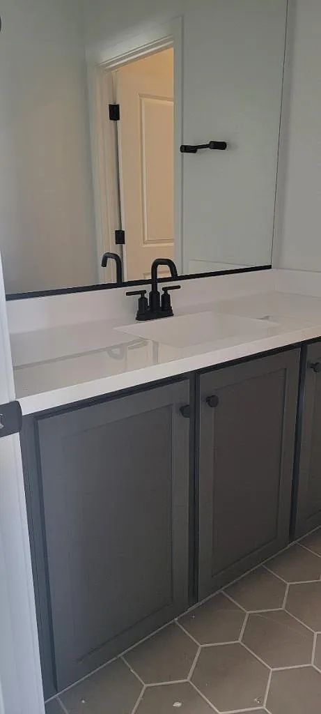 3 bed, 2100 sqft, $3,395 — Photo 4