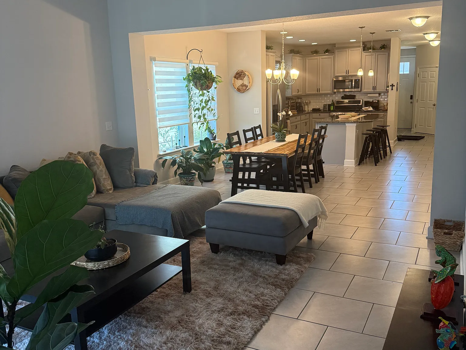 3 bed, 1644 sqft, $2,400 — Photo 4