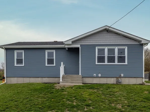 29 Gorham St, Dartmouth, MA 02748