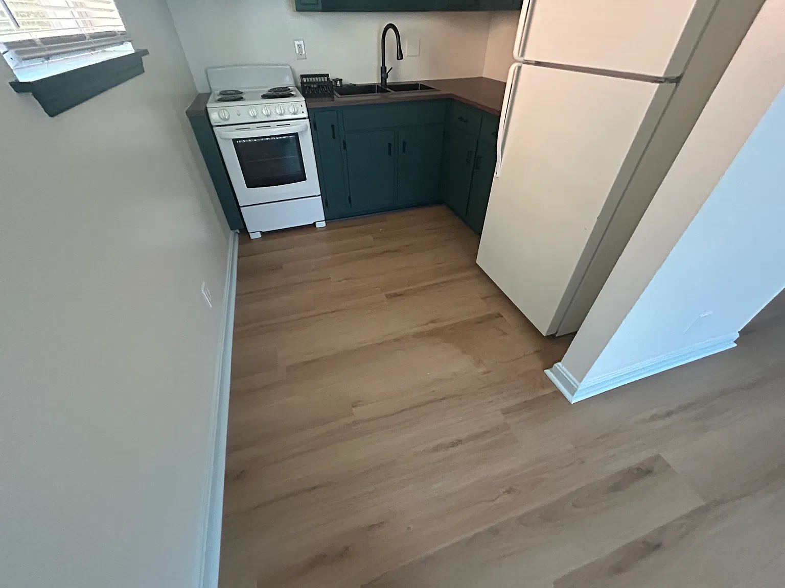3712 Noblitt Dr — Photo 2