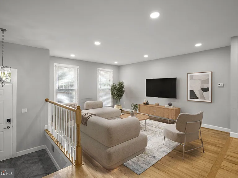 10 Loganwood Ct — Photo 5