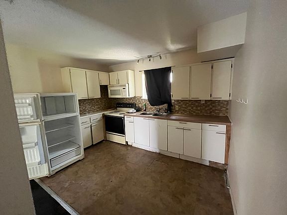 3rd image of 324 San Juan Ave Unit 2