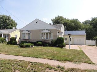 77 Ledyard Ave, Depew, NY 14043