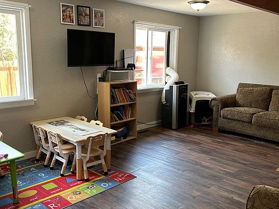 4th image of 1213 Main St