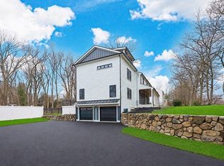 565 Elm St, Concord, MA 01742
