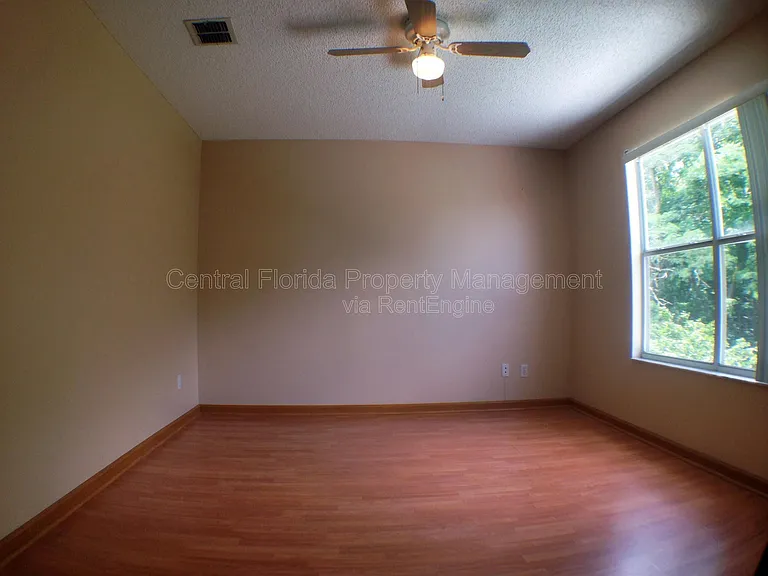 2320 Justin Ave — Photo 10