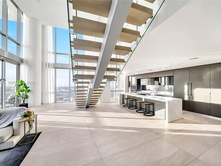 851 NE 1st Ave #Penthouse 4612 — Photo 5