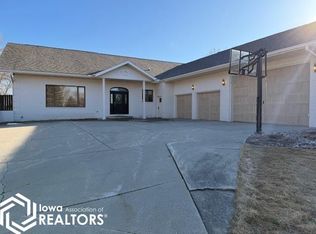 318 Ford Rd, Emmetsburg, IA 50536