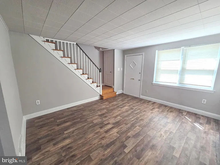 6653 Perry Ave — Photo 3