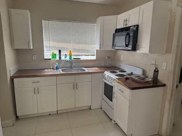 1942 Buchanan St, Hollywood, FL 33020