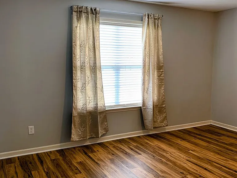 1032 Bridgeport Way — Photo 8