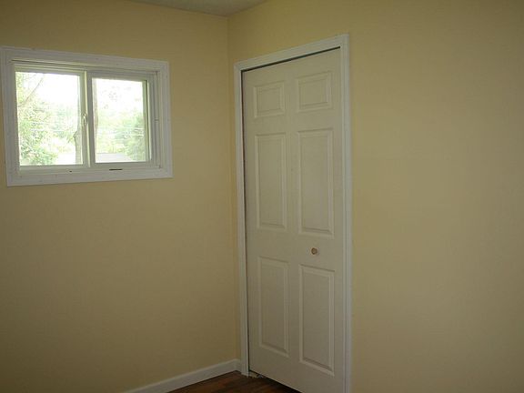 4th image of 240 McConnell Dr