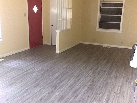 5th image of 820 N McLean Dr