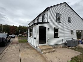 498 Lovett Ave
