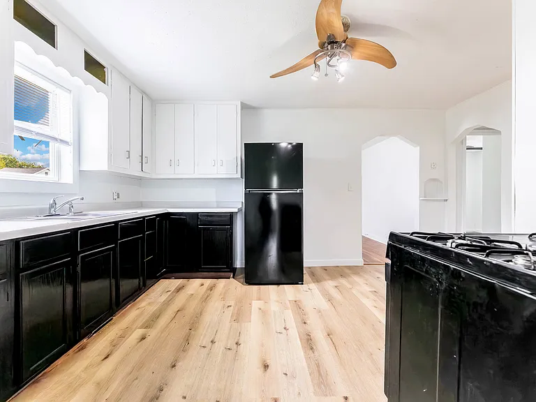 306 S Lincoln St — Photo 7