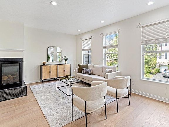 3rd image of 2842 Acarie Dr