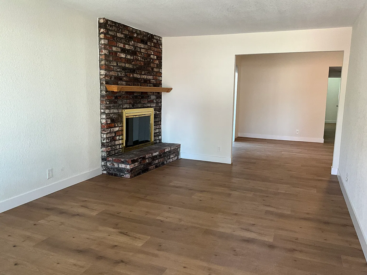3 bed, 1200 sqft, $2,500 — Photo 2