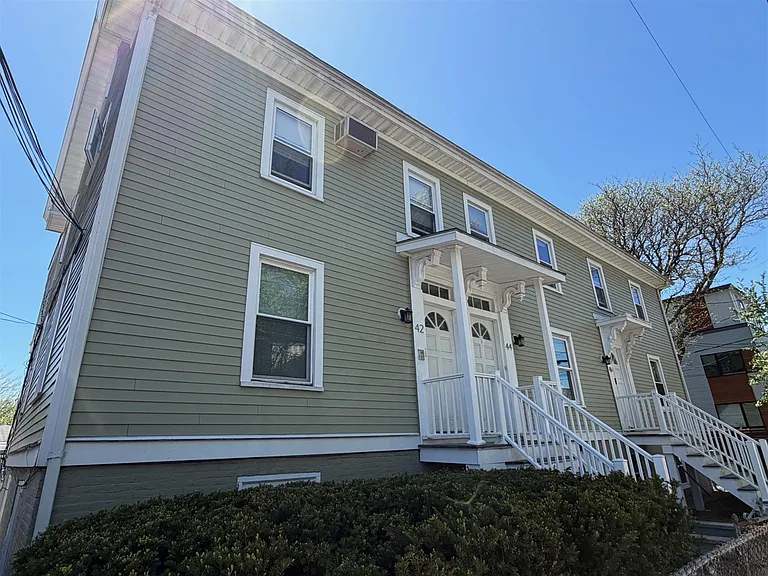46 Lincoln St — Photo 3