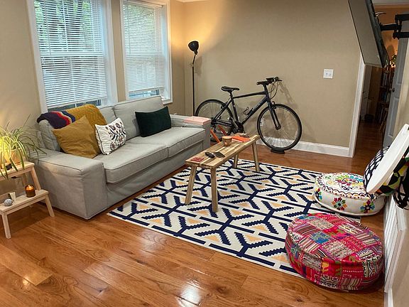 4th image of 298 Wickenden St APT 1