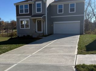 8521 Noelle Dr, Cincinnati, OH 45251