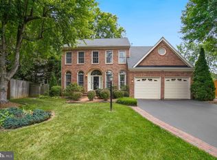 2462 Iron Forge Rd, Herndon, VA 20171