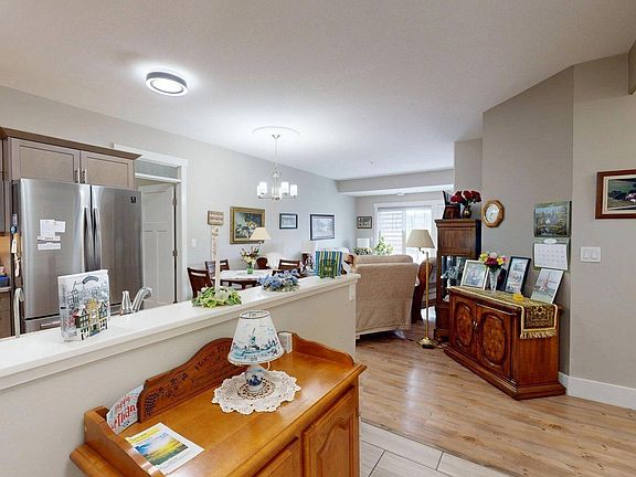5th image of 5201 Brougham Dr #204