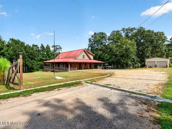33 Saddle Up Trl, Carriere, MS 39426