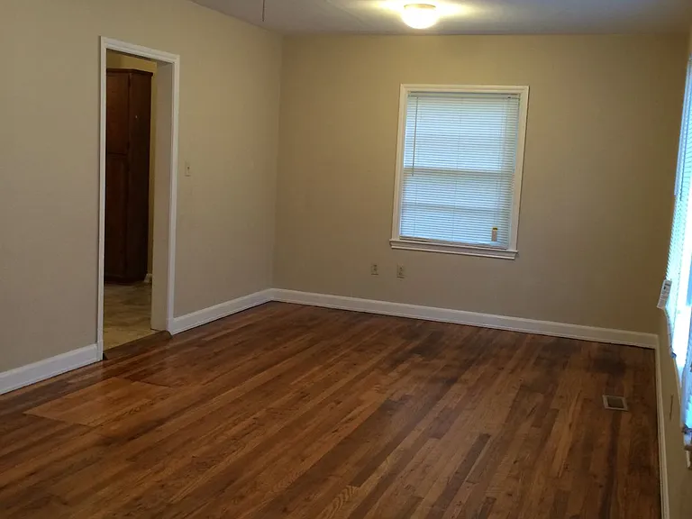 1710 W Whitney Ave — Photo 8