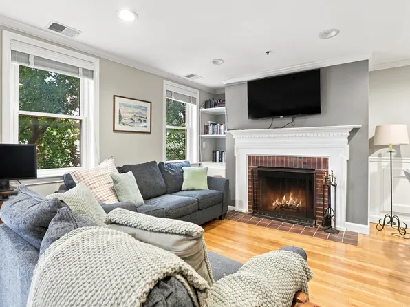 21 Main St APT C, Charlestown, MA 02129
