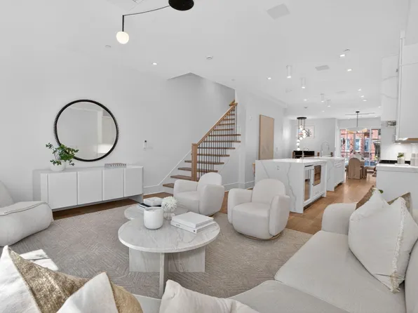 559 E Broadway, Boston, MA 02127