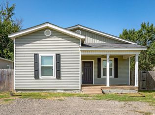 402 6th St, Conway, AR 72032