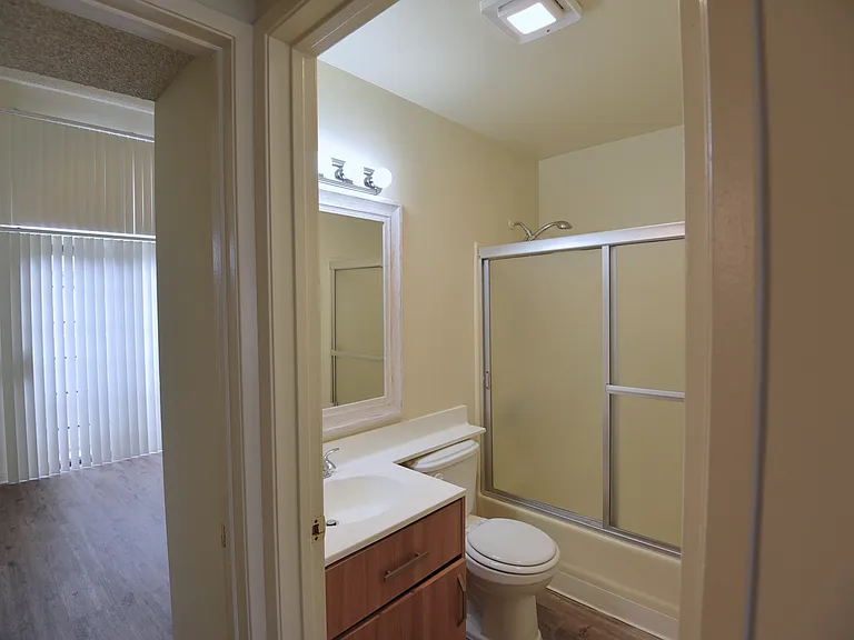 1007 Raleigh St #208 — Photo 7
