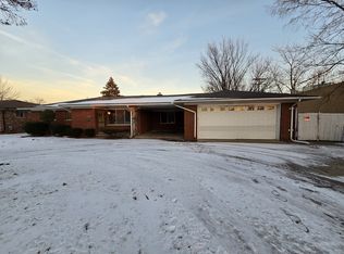 28520 Little Mack Ave, Saint Clair Shores, MI 48081