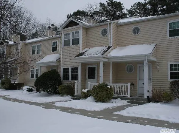6 Franklin Cmns, Yaphank, NY 11980