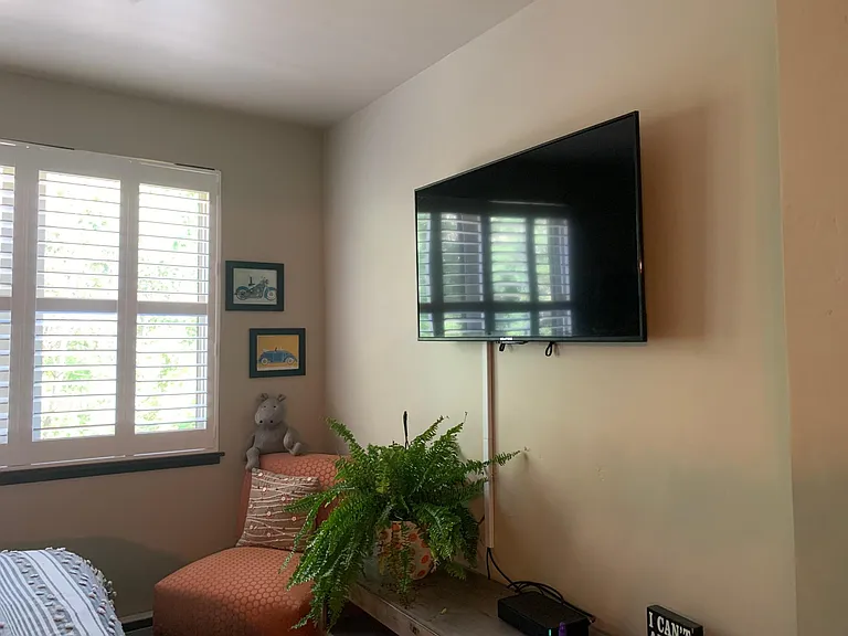 350 Fox Springs Cir #202 — Photo 4
