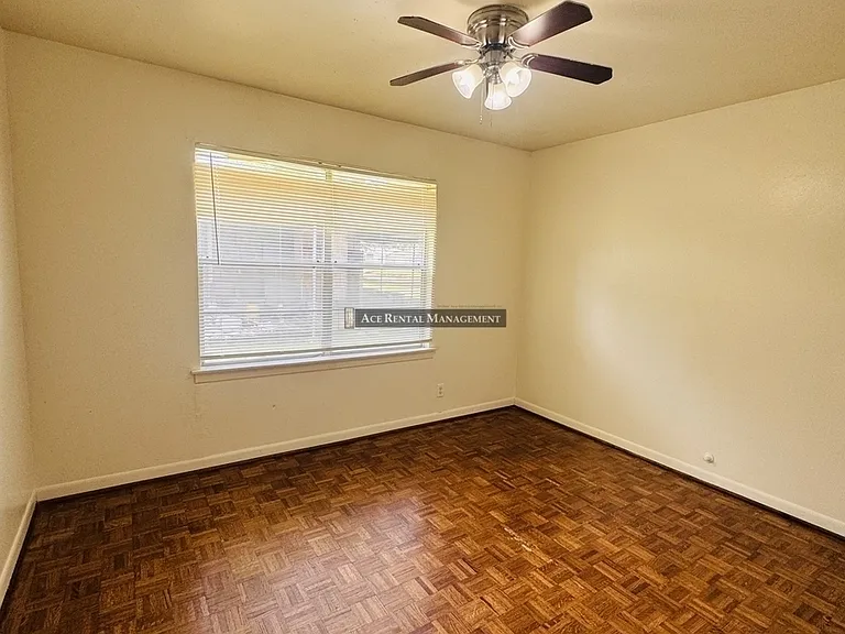 1543 Alamo St — Photo 8