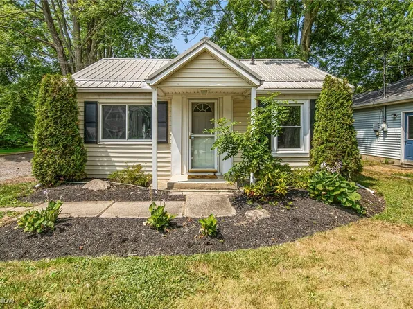 1120 Maple Ave, Madison, OH 44057