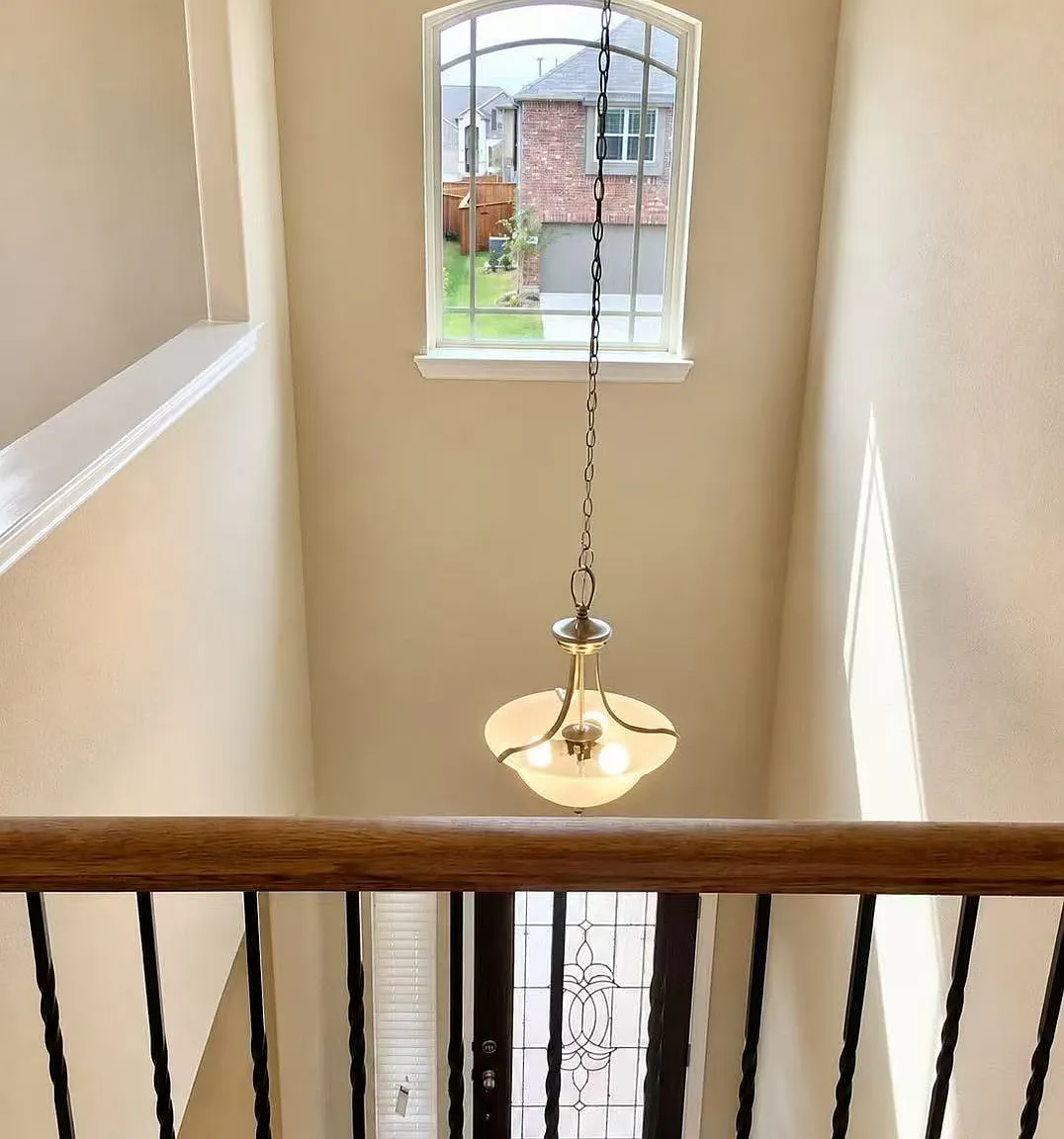 4 bed, 3.5 bath, 2704 sqft, $2,975 — Photo 3