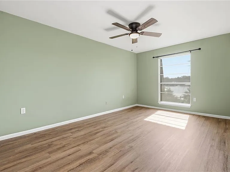 337 Riverbend Dr — Photo 10