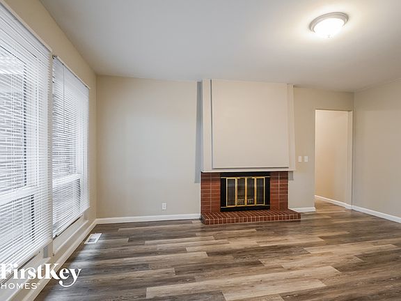 2nd image of 4015 Fairway Dr