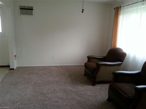 3rd image of 9255 Rosemary Ln