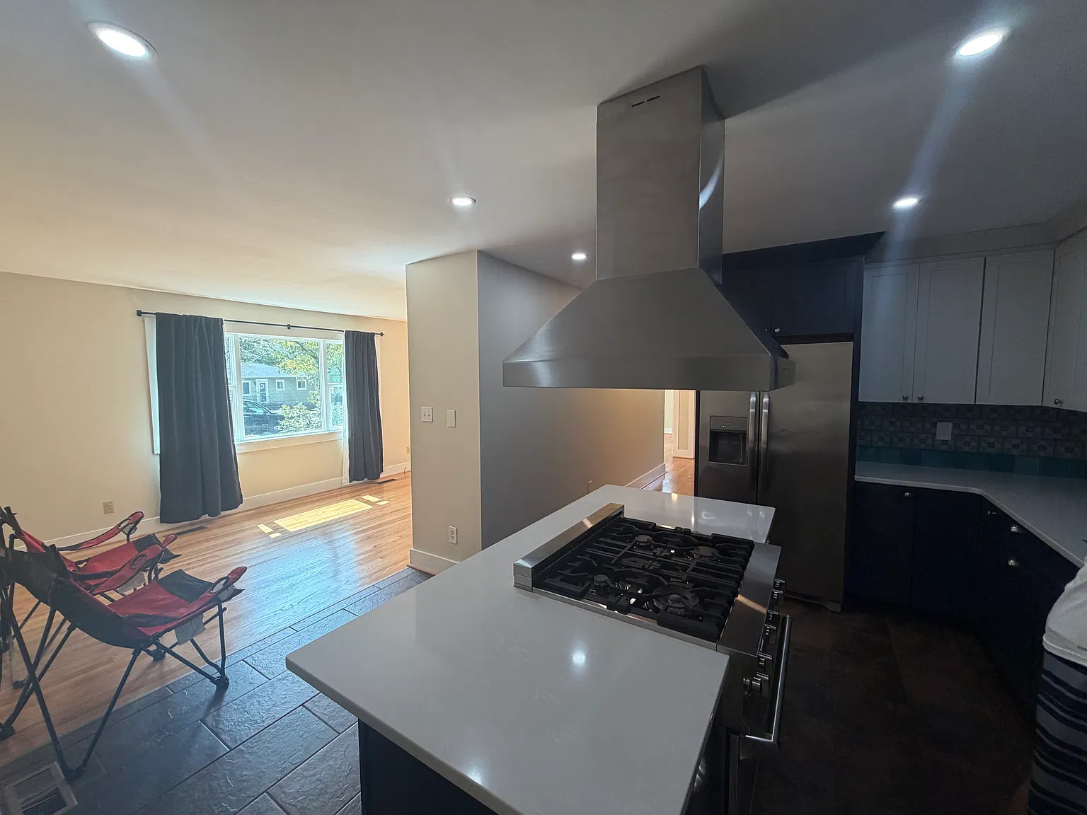 3 bed, 2.5 bath, 1808 sqft, $1,975 — Photo 2