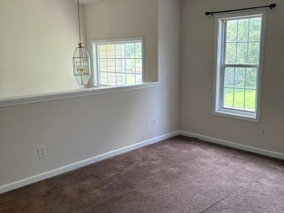 5th image of 51 Hillcrest Dr