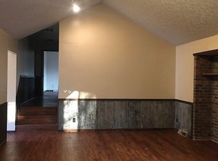 1104 E Summerhill St, Ozark, MO 65721