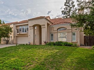 10462 N Camarillo Dr, Fresno, CA