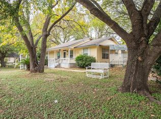 1301 NE 2nd St, Smithville, TX 78957