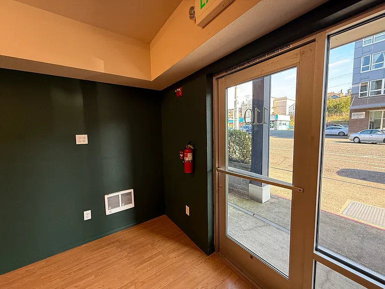 1031 N State St #110 — Photo 3