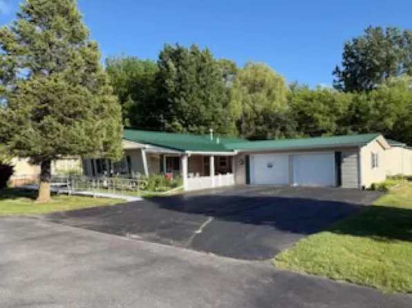 1718 Sunrise Dr, Caro, MI 48723