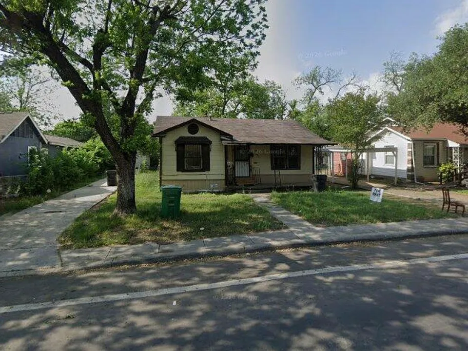1606 Fresno