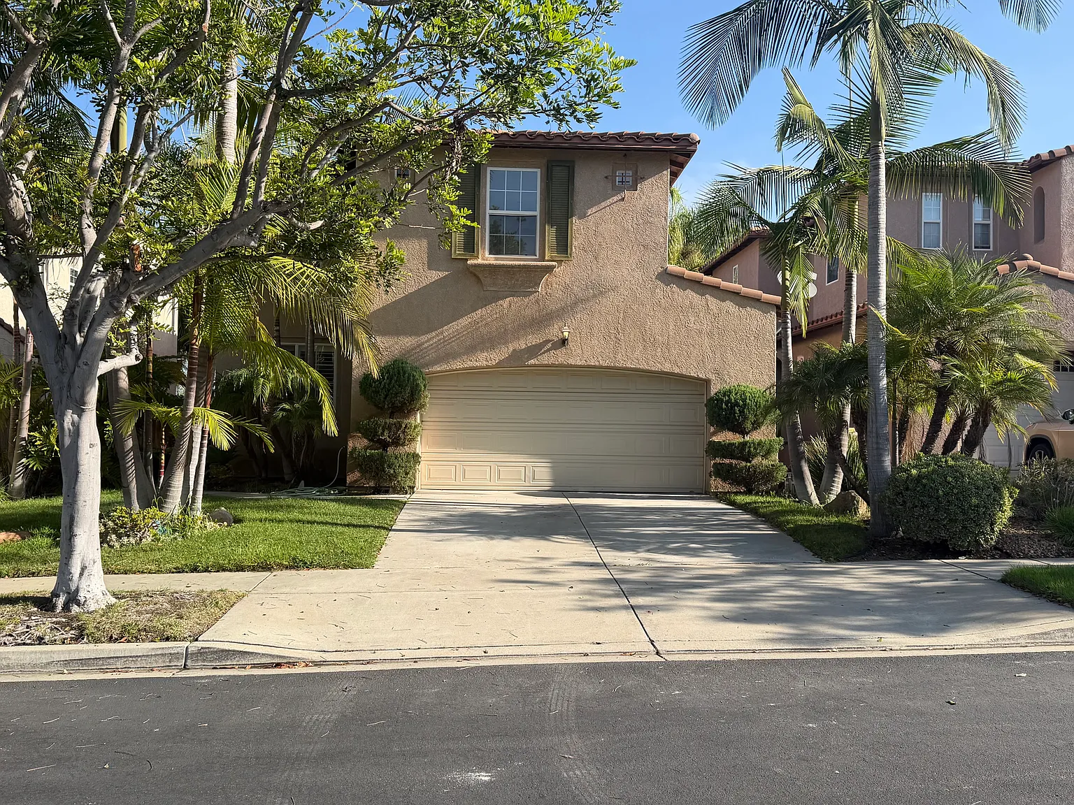 4 bed, 2.5 bath, 2664 sqft, $4,500 — Photo 1